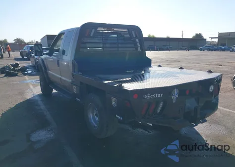 1999 Ford F-250 Lariat/Xl/Xlt z USA, uszkodzony, nr VIN 1FTNX21F8XEE87381